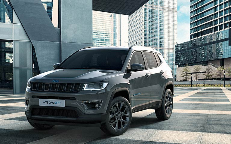 Noleggio a lungo termine ibrido: Nuova Jeep Compass 4xe